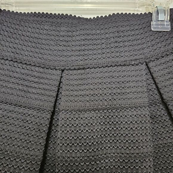 EyeShadow Black Pleated Mini Skirt Womens M Pull On NWT - Picture 3 of 9